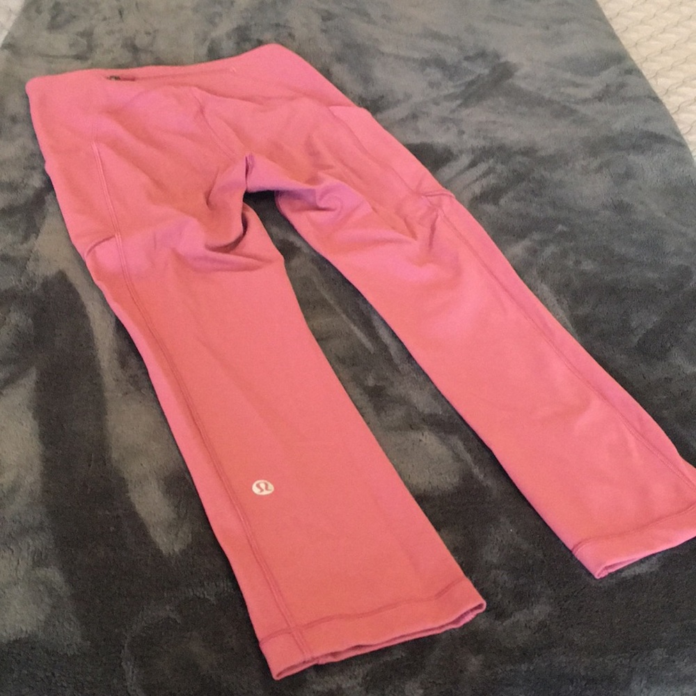 Lululemon crop leggings with side pockets size 2
